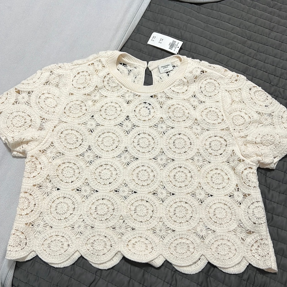Abercrombie and fitch crochet top